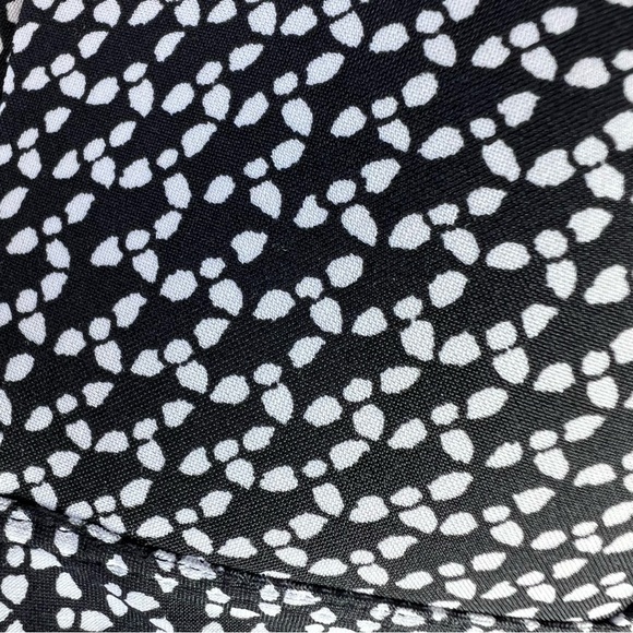 Lululemon Deep Sea Triangle Bikini Swim Top W2AT6S Monochromatic Black GUC - Picture 5 of 10